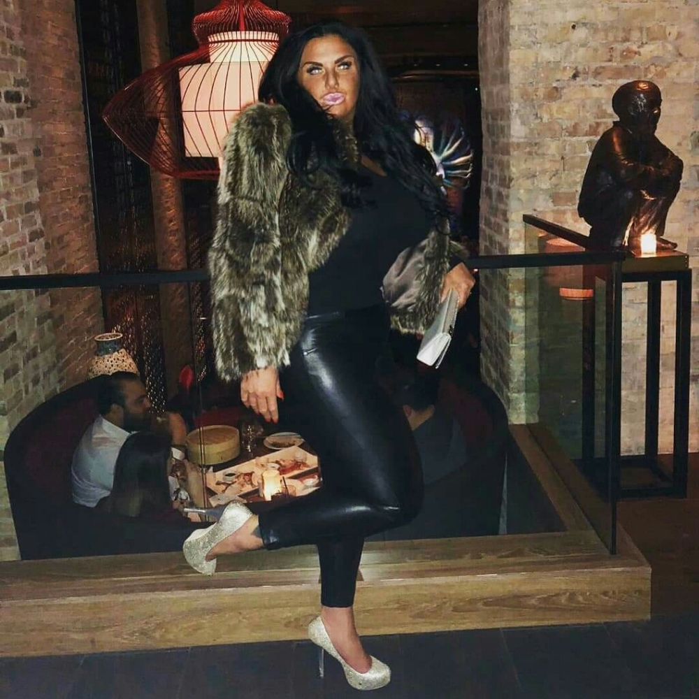 BEBE FAUX FUR GLAM COAT SIZE M/L